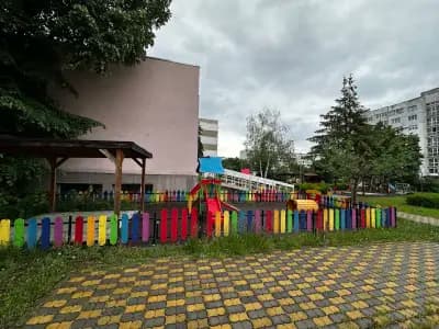 ДГ 42 „Чайка“ с яслени и Монтесори групи