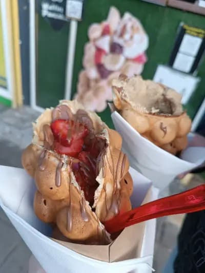 33 Waffles and Pancakes (Sofia) - 33 Гофрети и палачинки Красно село