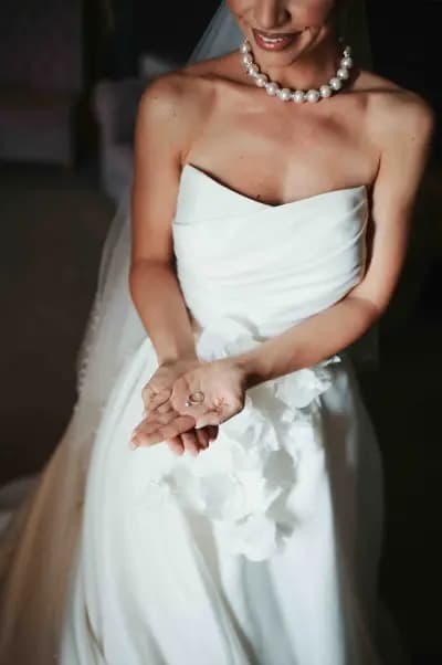 Carrie Bridal Boutique | Сватбени, булчински и официални рокли