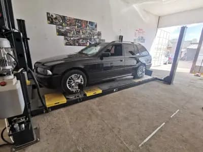 3D adjustment of front and rear axle