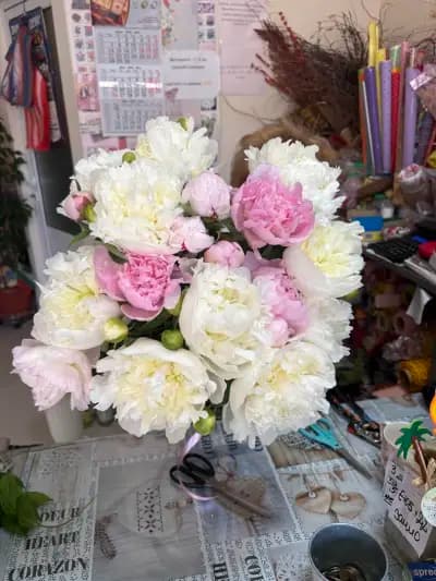 Магазин за цветя и сувенири