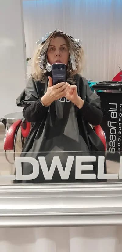 D'Luxe hair & nails