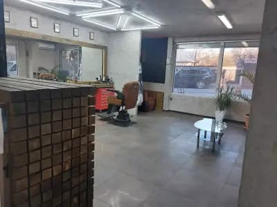 Бръснарница Черният Гарван