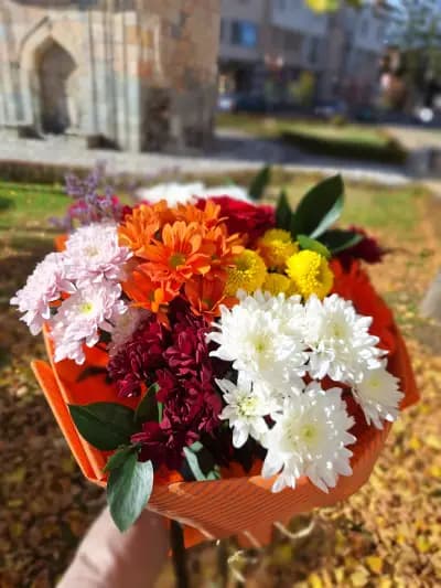 Цветарница,,Фиори"-цветя,подаръци и декорация.Доставка до адрес.Онлайн поръчки за доставки за цял свят.Фиори Си енд Джи