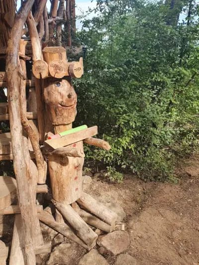 Дървената къща