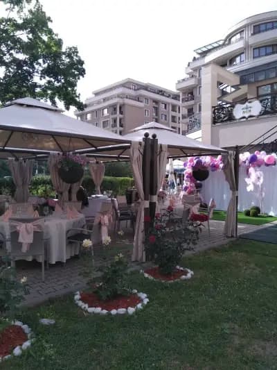 Amelie Party & Bistro