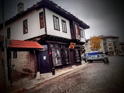 Ресторант-пицария „Старата къща“