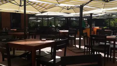 Ресторант "Пещерата" гара Лакатник
