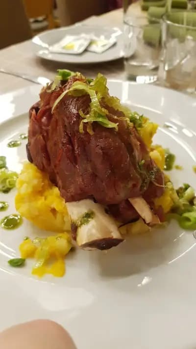 White Lavina Food &Wine