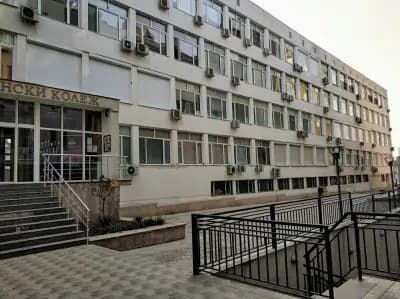 Медицински колеж