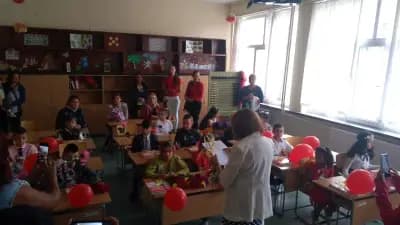 СУ "Васил Левски" с професионални паралеки