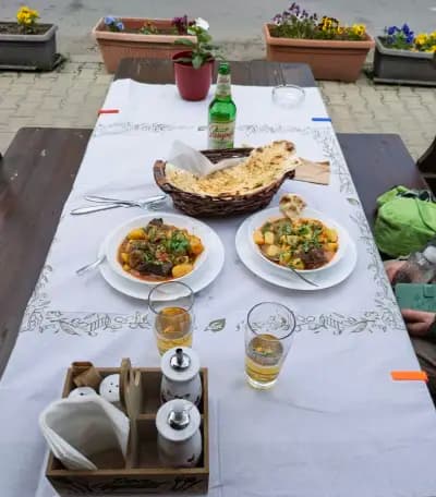Двете халби