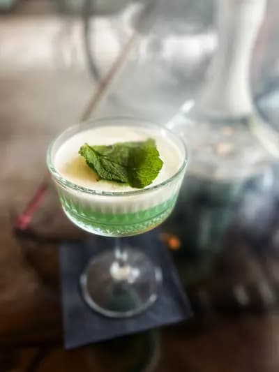 HOOK Lounge