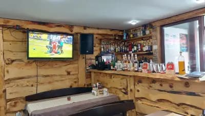 Bar & Grill Wipeout