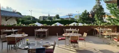 La Veranda Bar & Lounge