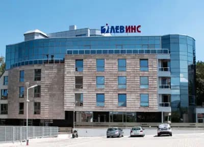 ЛЕВ ИНС Живот