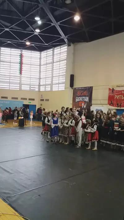 Спортна зала Триадица