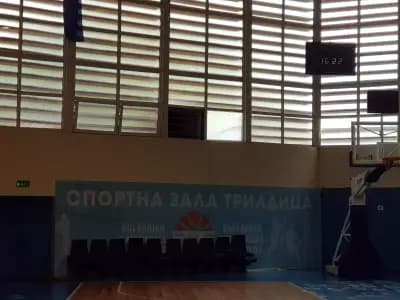 Спортна зала Триадица