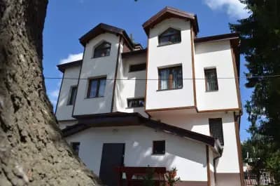Lily Of The Valley Hotel
