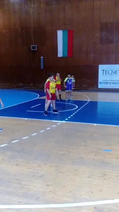 Спортна зала „Никола Петров“