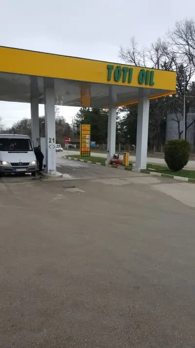 Бензиностанция "Toti Oil"