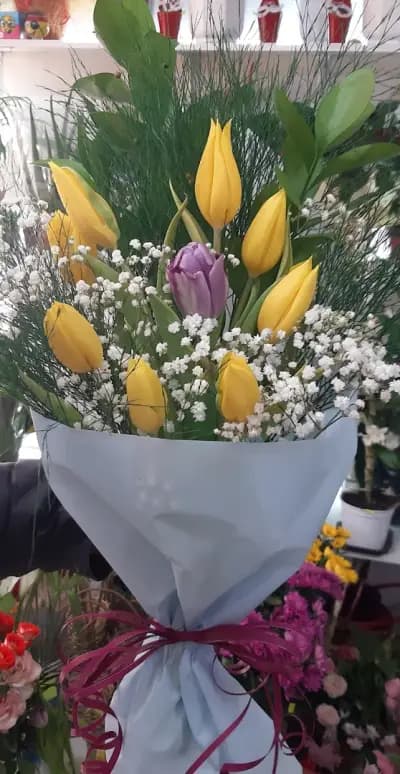 Лукс Арт - цветя и сувенири за Вашия празник