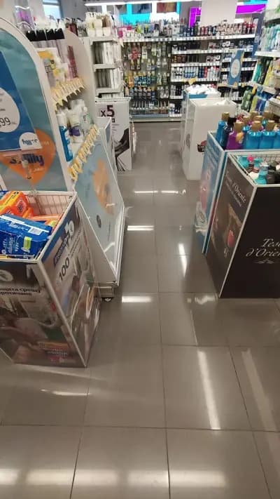Лили дрогерие ЕООД