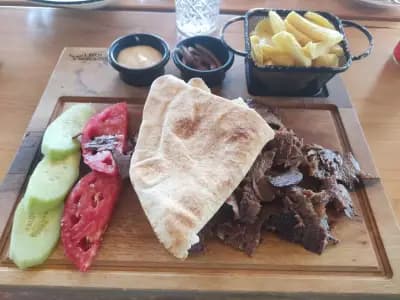 Vladi Bar & Grill