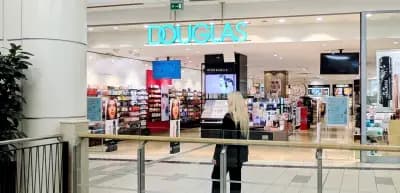 DOUGLAS 3 THE MALL