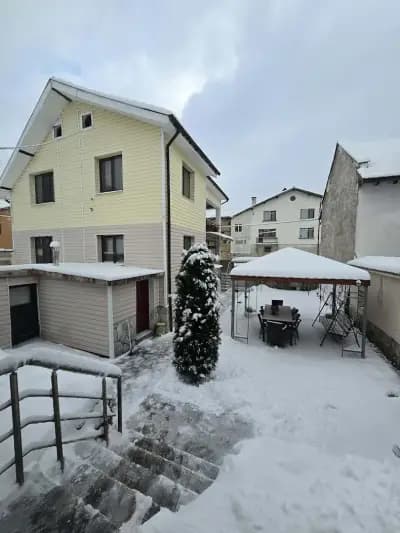 Съни Хаус Маджаре Къща за гости