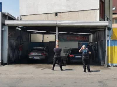Автомивка и гумаджийница "Десива"